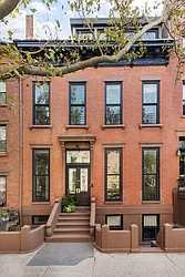 286 De Graw Street in Carroll Gardens