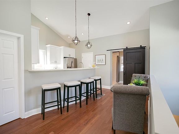 3rd image of 2219 Edwards St
