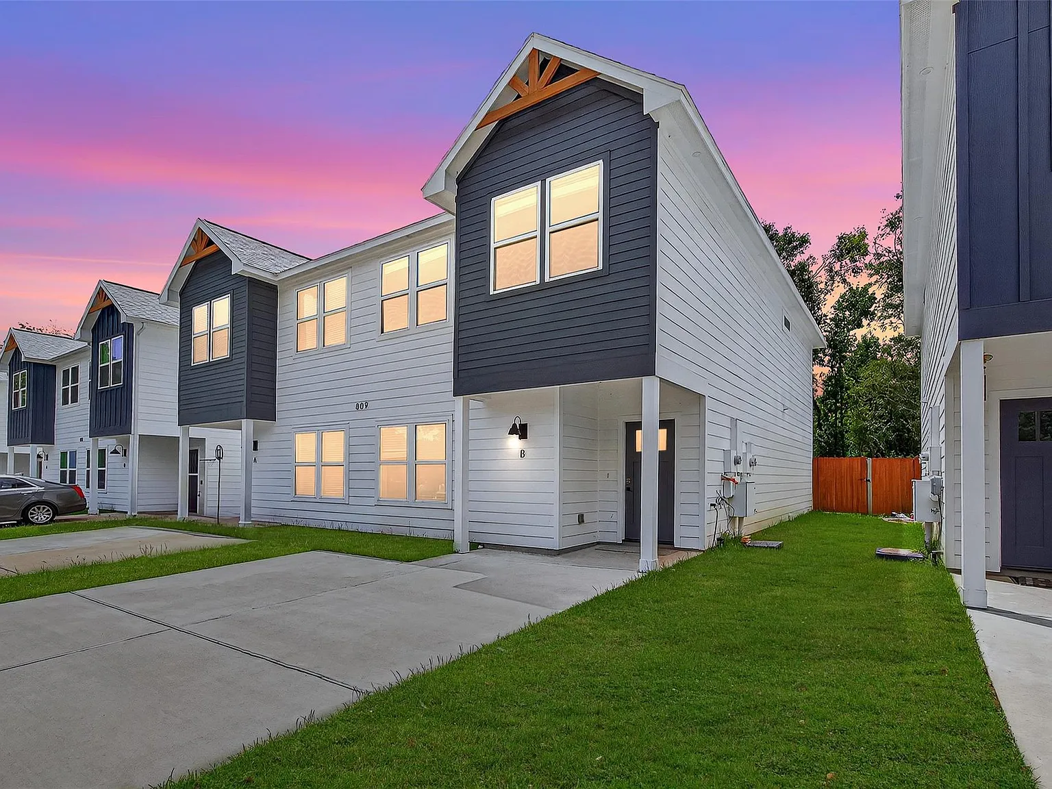 3 bed, 2.5 bath, $1,795 — Photo 2