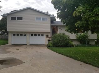 600 Crestview Dr, Traer, IA 50675