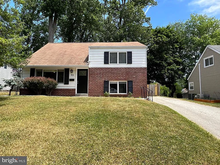 23 Greentree Ln — Photo 2