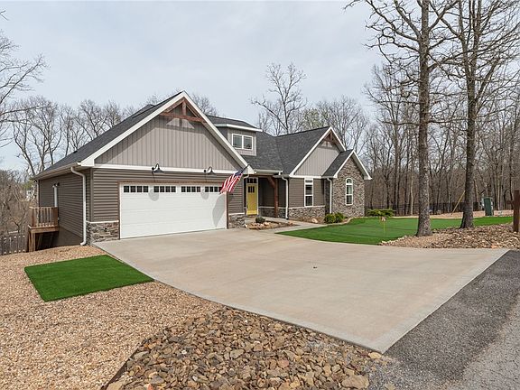2nd image of 35 Skye Dr