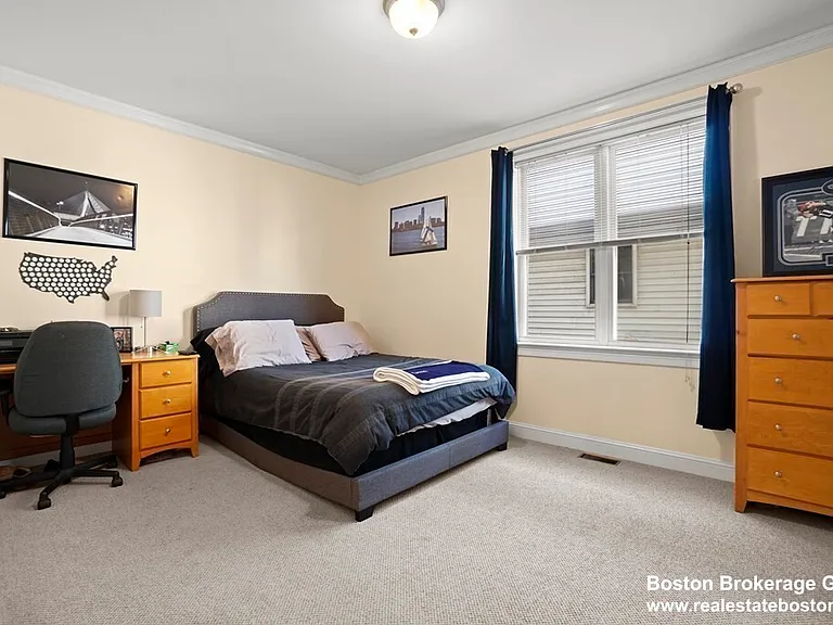 8 Howell St — Photo 4