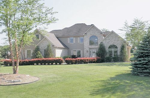 1st image of N42W33461 Glen View Ct