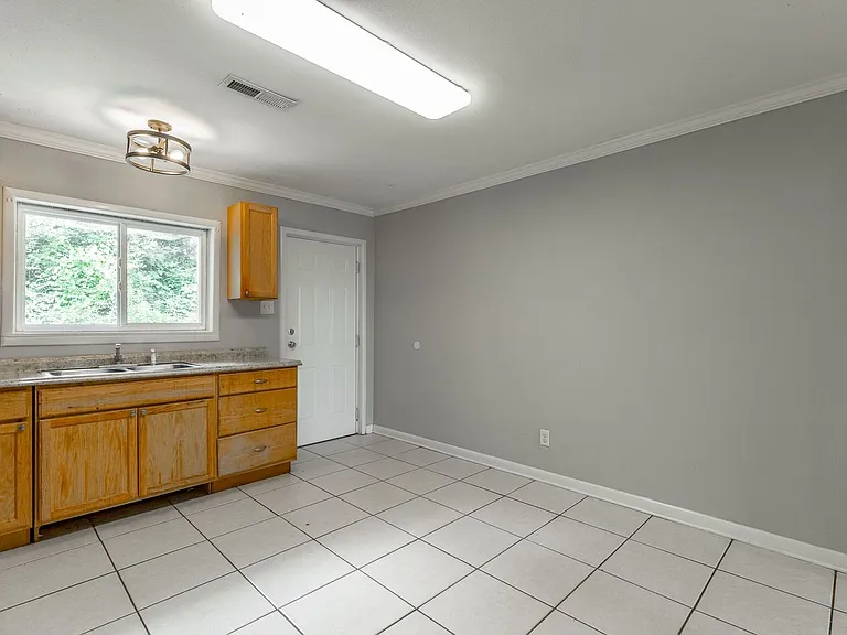 719 McGowan Ave — Photo 23