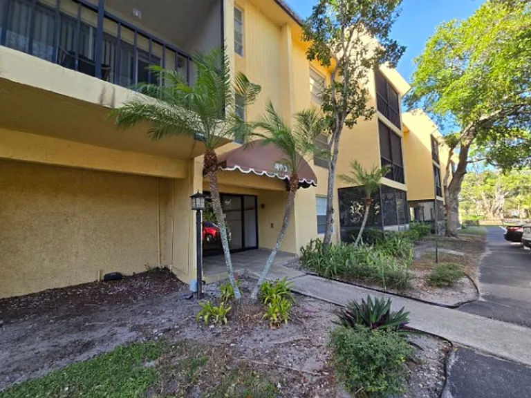 490 NW 20th St #211 — Photo 2