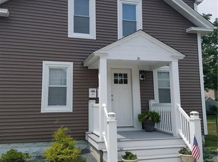 31 1st School St #2, Bristol, RI 02809