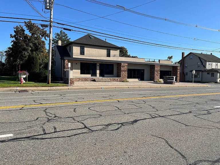 850 Main St — Photo 7
