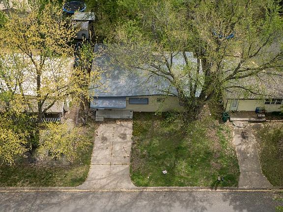 2nd image of 422 Wire Ave
