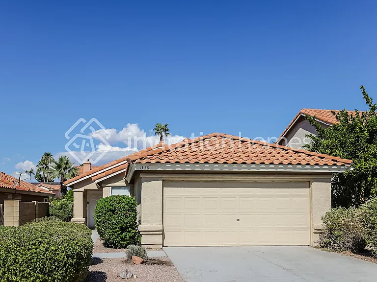 1338 E Angela Dr — Photo 1