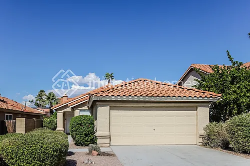 1338 E Angela Dr Photo 1