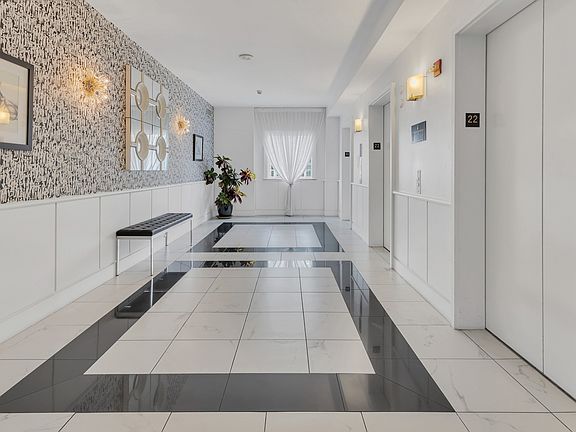4th image of 555 Church St APT 2206
