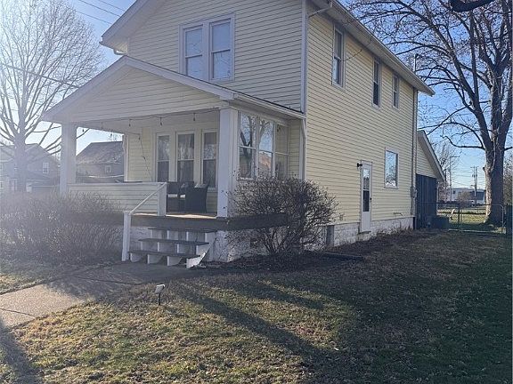 2nd image of 422 Ross Ave NW