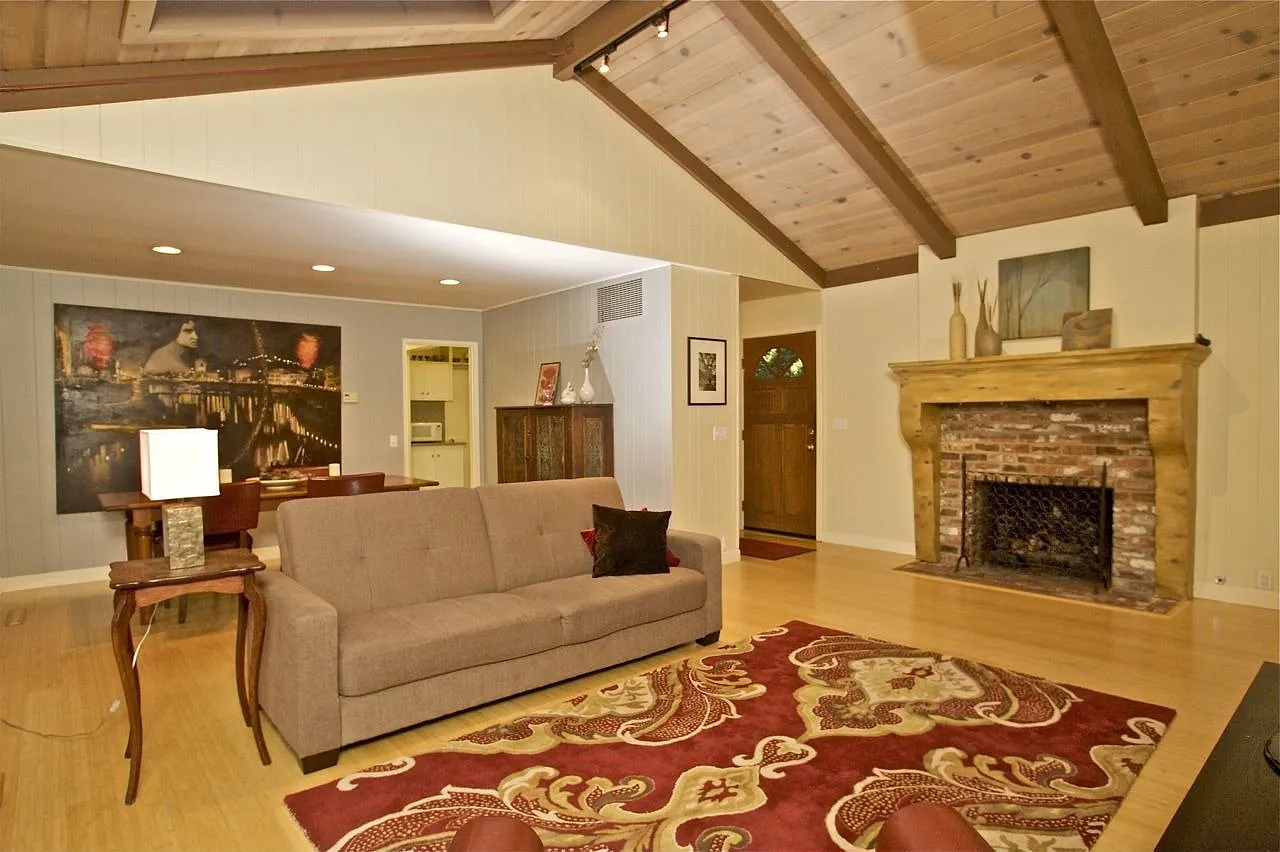 54 Hazel Ave photo 1