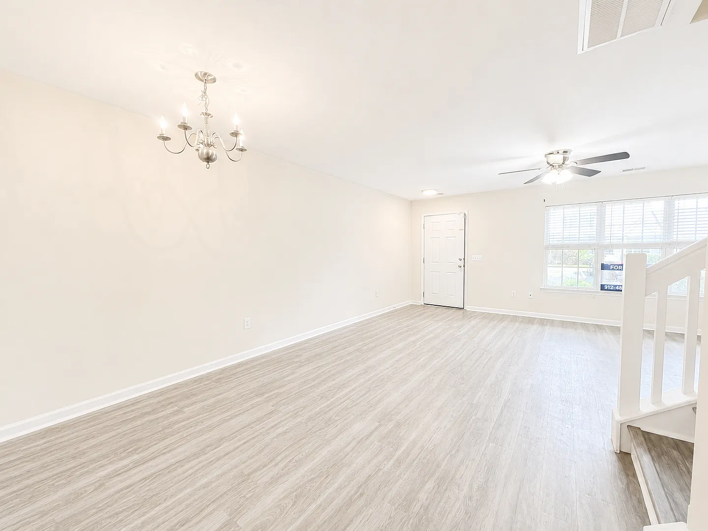 3 bedroom 2.5 bath townhome — Photo 4
