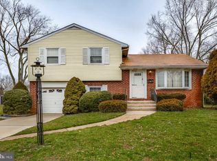 810 Willow Way, Somerdale, NJ 08083
