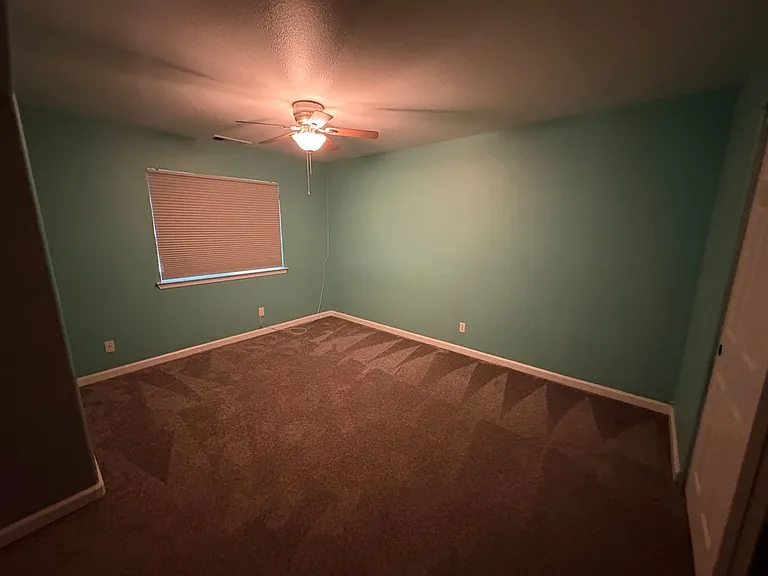 534 W Russell Ave — Photo 29