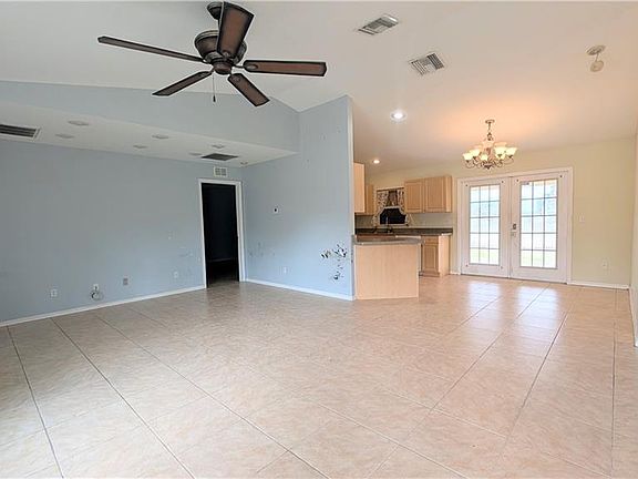 3rd image of 3017 S Balsam CIR