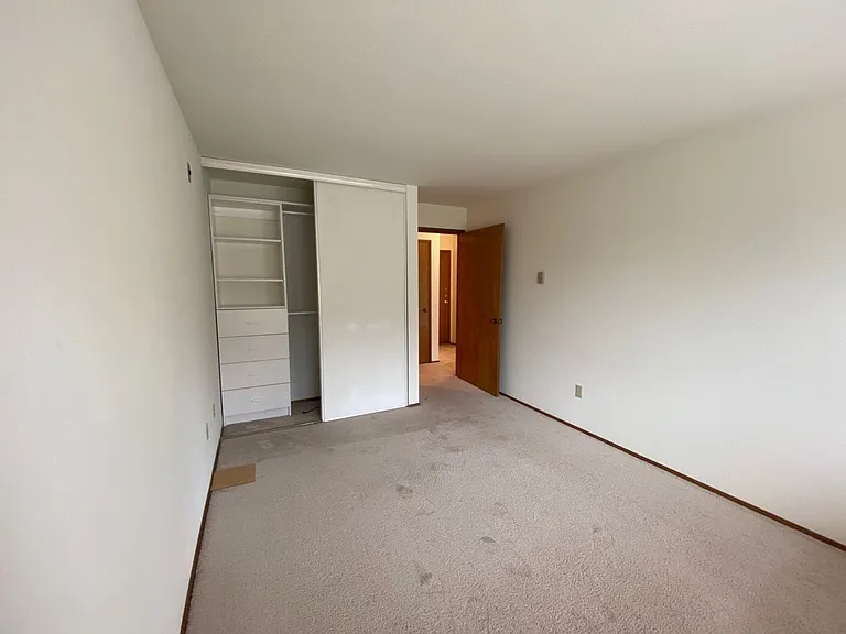 Shorecrest Apartments — Photo 10