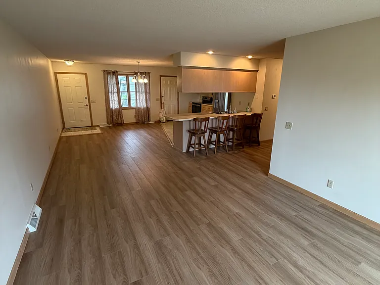 3120 Cascade Dr — Photo 4