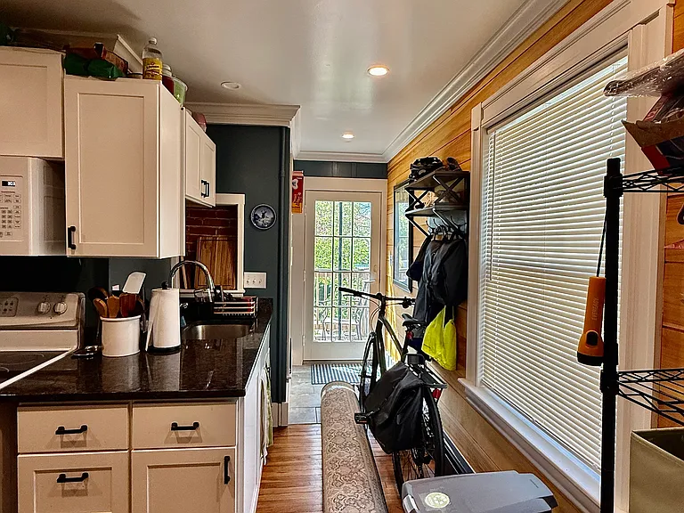 10 Cross St #1R — Photo 5