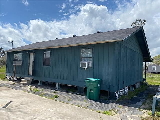 2nd image of 5928 Nobie Ln