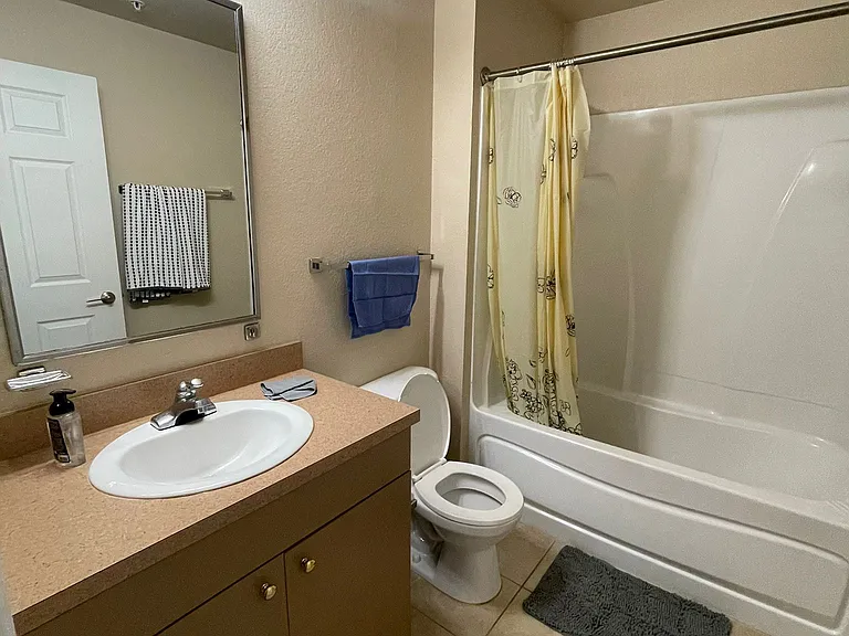 835 SW 9th St #GF2 — Photo 3