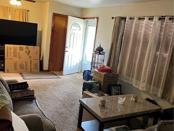 4th image of 607 Dixon Dr
