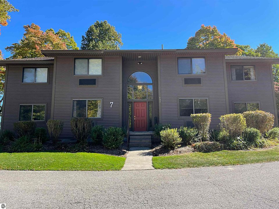 1st image of 737 Maplewood Ln #18