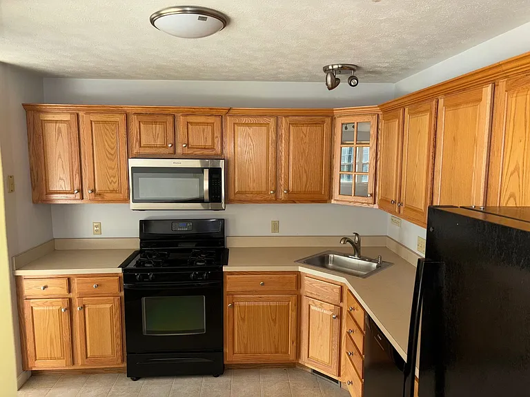 95 Green Briar Rd — Photo 3