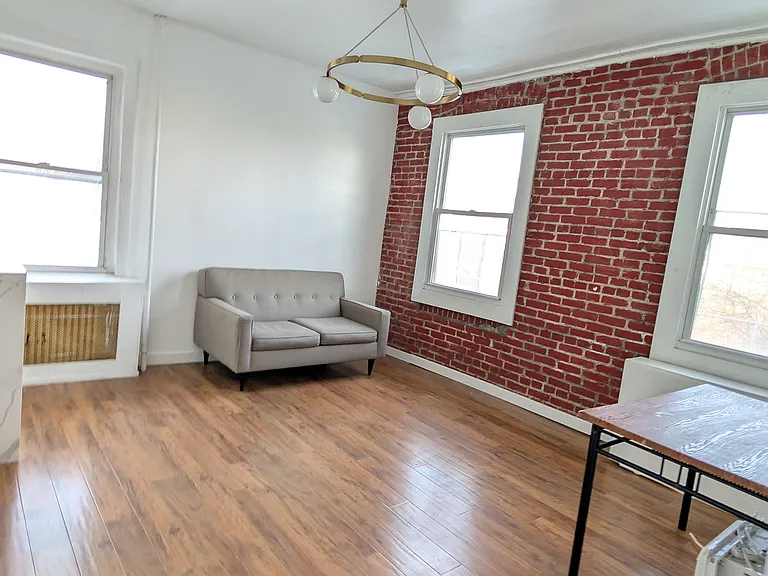 87 Chestnut Ave #1F — Photo 3