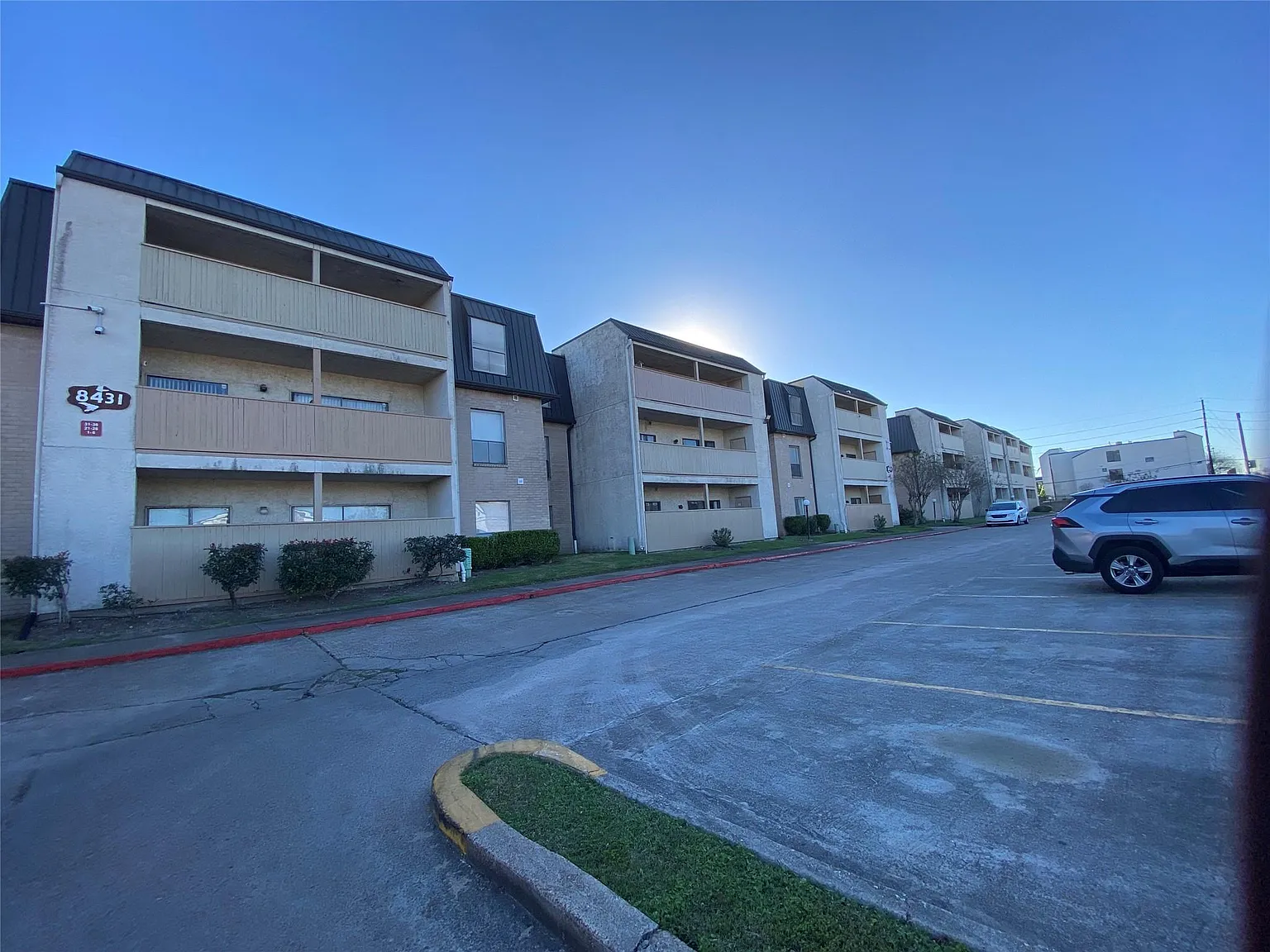 3 bed, 2.0 bath, 1274 sqft, $1,500 — Photo 1