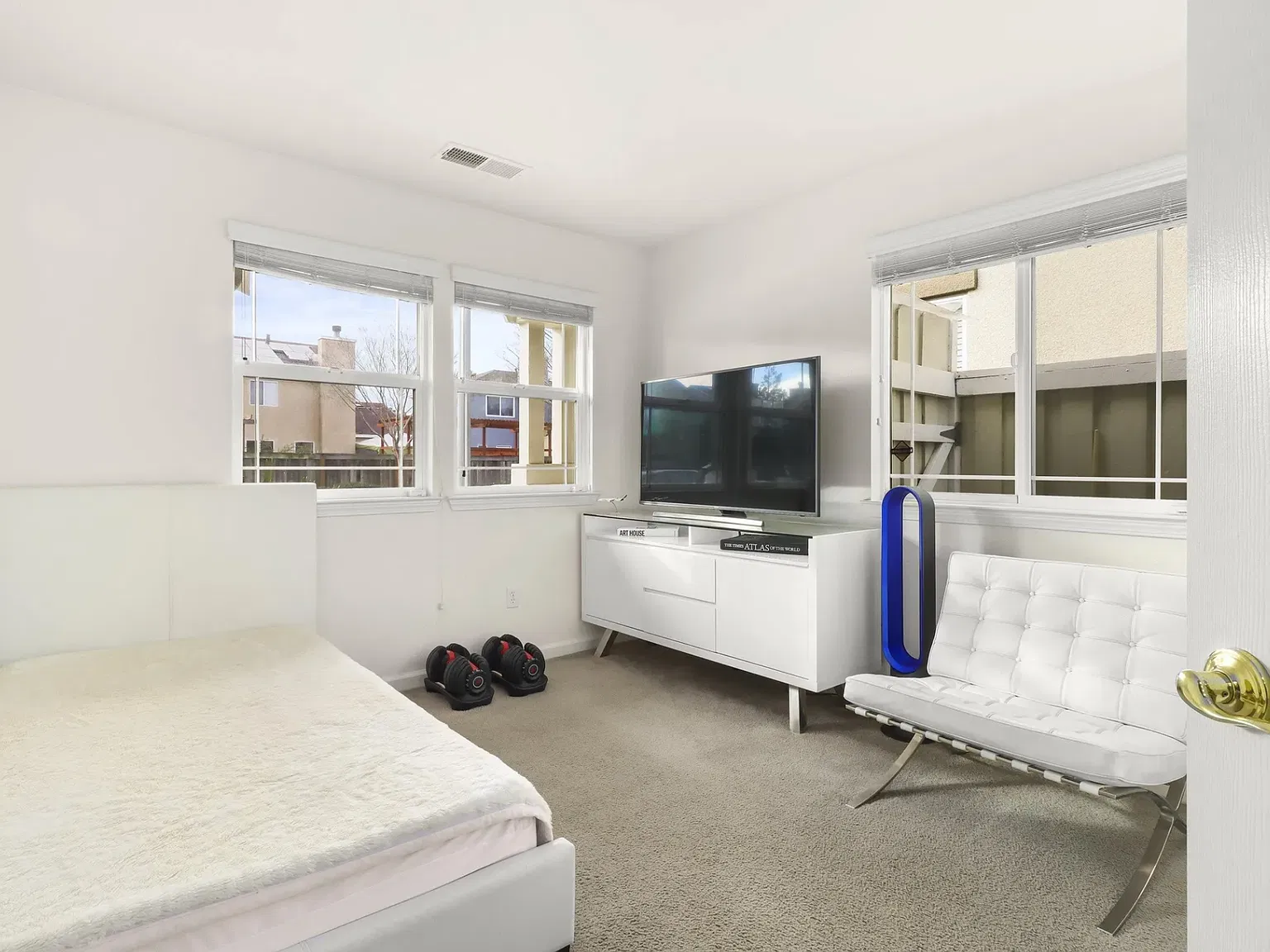 3 bed, 1053 sqft, $1,300 — Photo 4