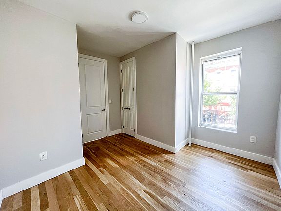 5th image of 858 Jefferson Ave #1A