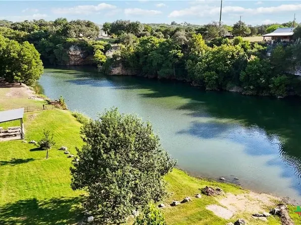1350 Mary Preiss Dr, New Braunfels, TX 78132