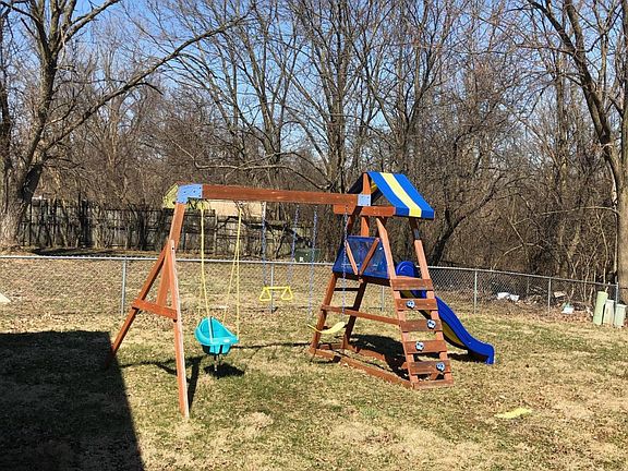 5th image of 1360 Birch Dr