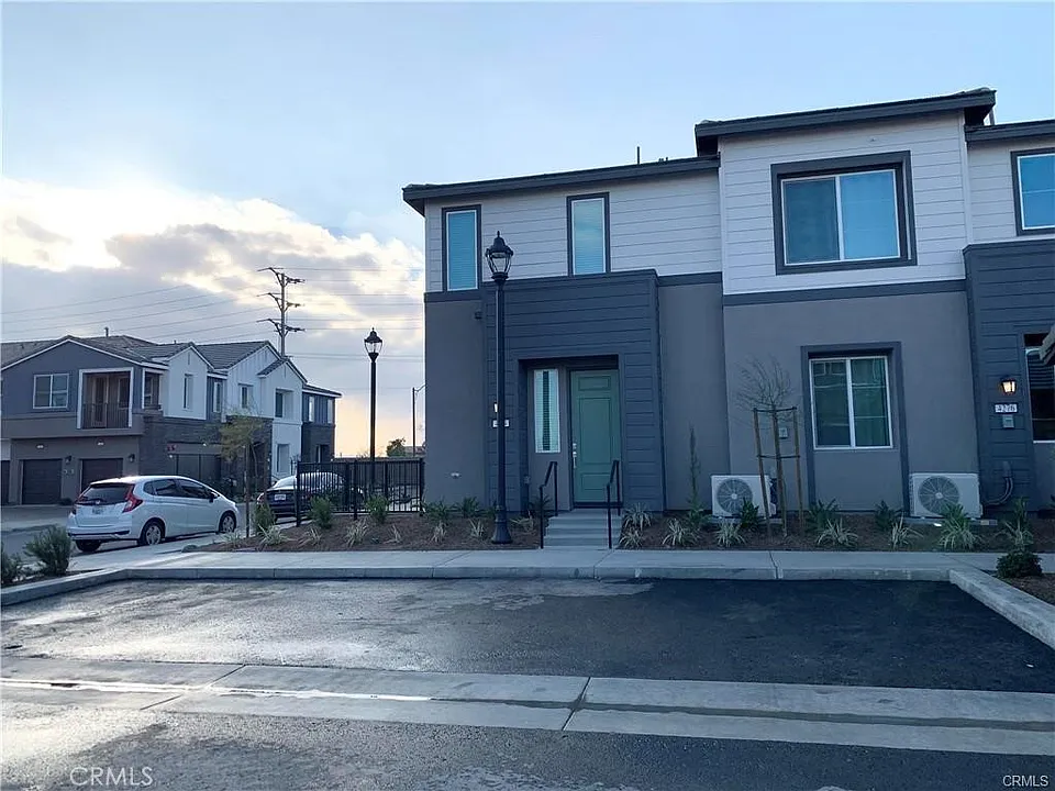 4274 Montoya Paseo