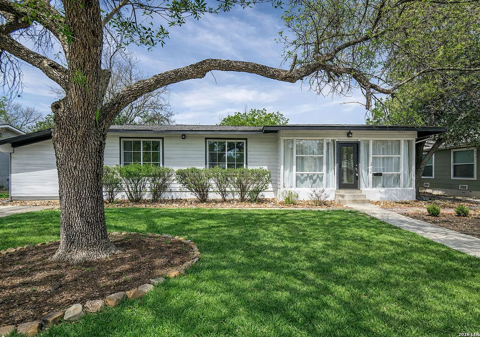Gorgeous 4-Bedroom Home In Terrell Heights — Photo 1