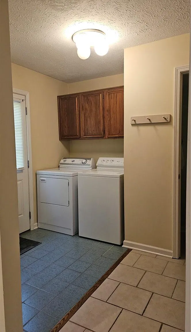 2 bed, 1.5 bath, 900 sqft, $1,500 — Photo 3