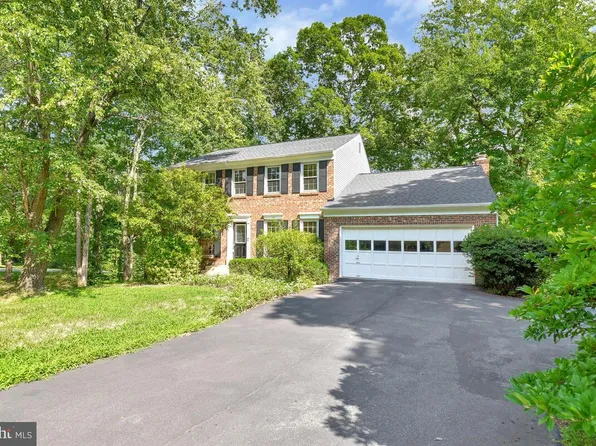 12563 Cavalier Dr, Woodbridge, VA 22192