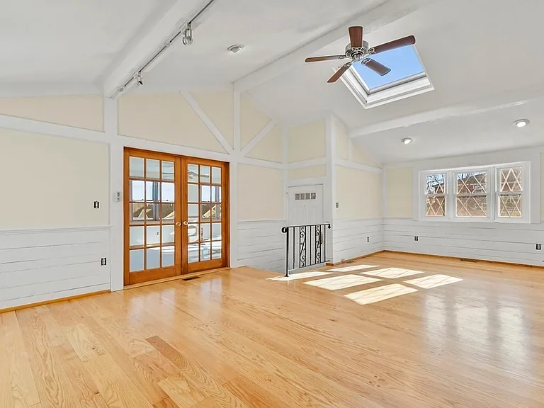 72 Cambridge Rd #2 — Photo 2