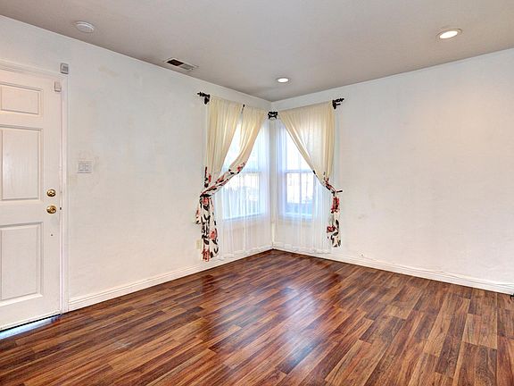 3rd image of 15 Pacific Ave