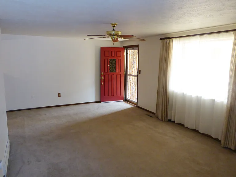 331 Juniper Pl — Photo 3