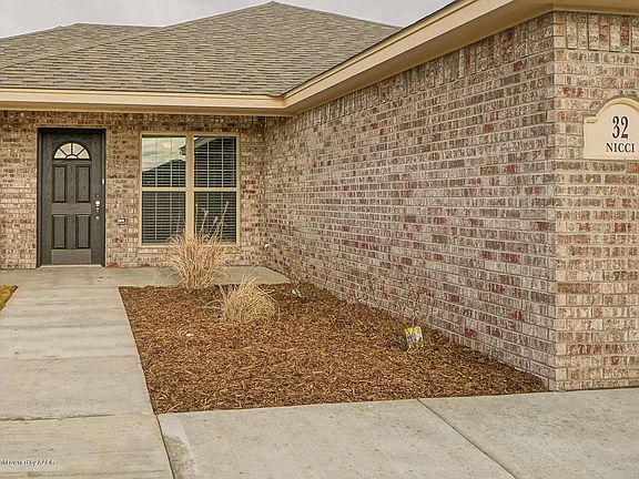 2nd image of 32 Nicci Ln