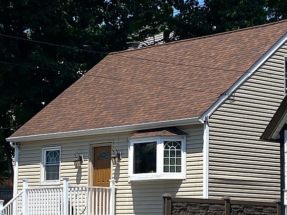 2nd image of 411 Dunham Ave