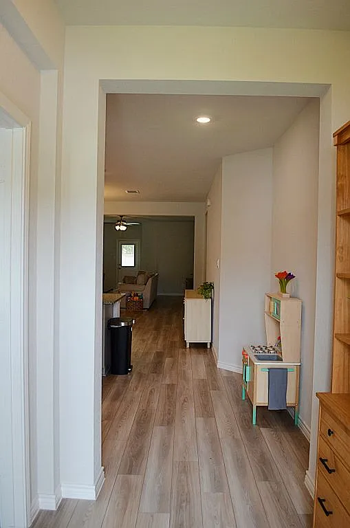 4 bed, 2071 sqft, $2,500 — Photo 3
