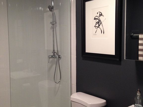 4th image of 5411 N Winthrop Ave #408