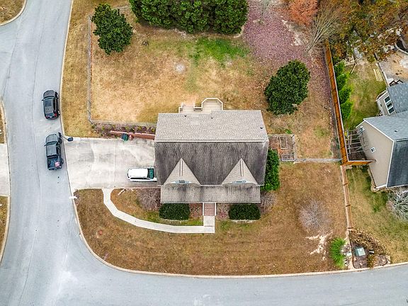 3rd image of 7088 Buttercup Ln