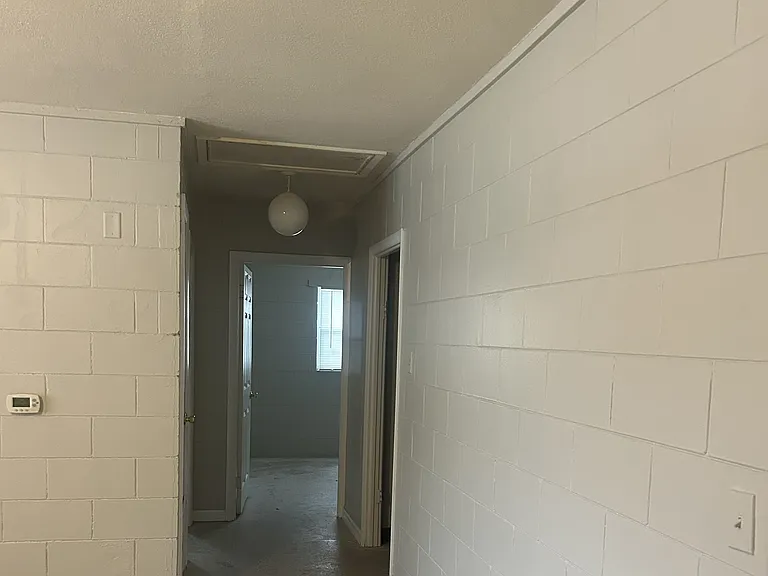 214 Blett St — Photo 7