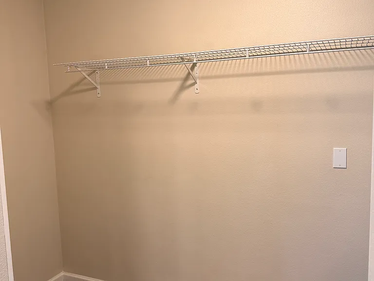 1030 E Fairhaven Ave #B — Photo 7